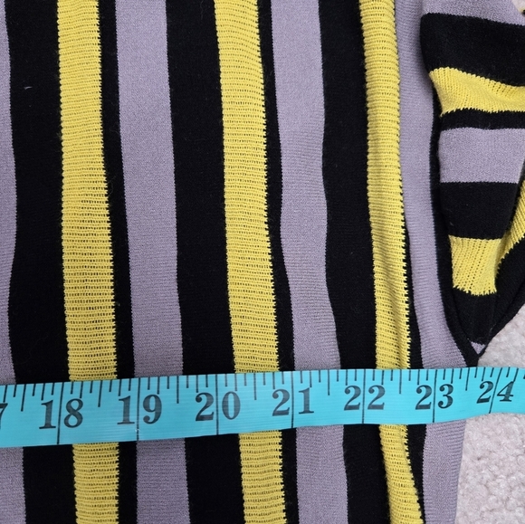VICOLO ITALY Striped Yellow, grey and Black Knit Top. Size Large - Picture 8 of 9